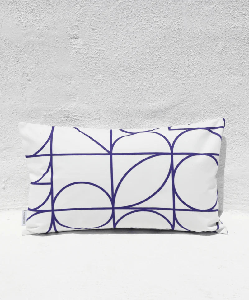 Dekorativer Kissenbezug mit Grecometry-Motiv / VORBESTELLUNG