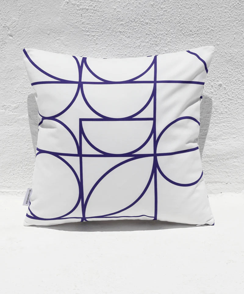 Dekorativer Kissenbezug mit Grecometry-Motiv / VORBESTELLUNG