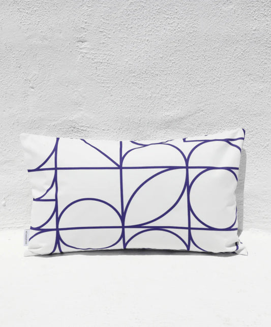 Dekorativer Kissenbezug mit Grecometry-Motiv / VORBESTELLUNG